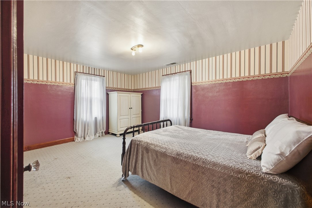 24 Overlook Boulevard Struthers OH 44471