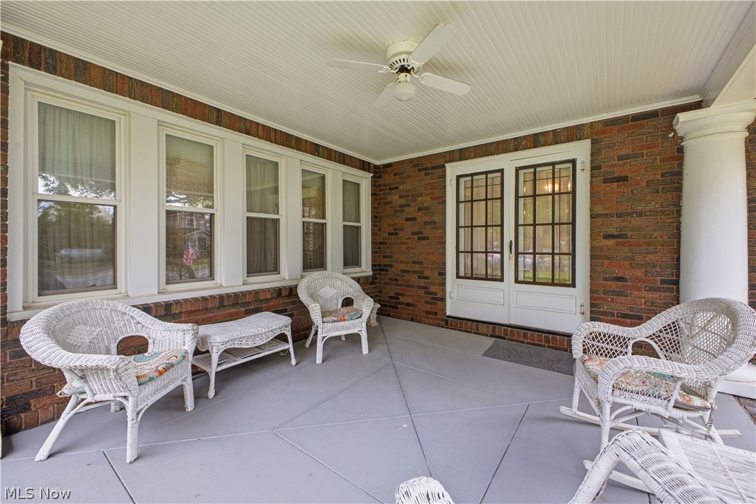 24 Overlook Boulevard Struthers OH 44471
