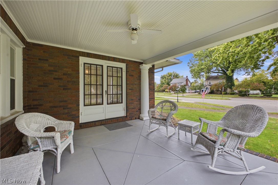 24 Overlook Boulevard Struthers OH 44471