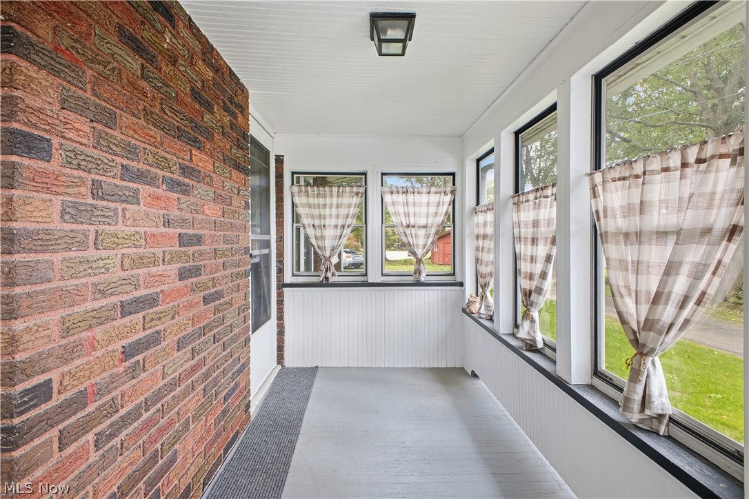 24 Overlook Boulevard Struthers OH 44471