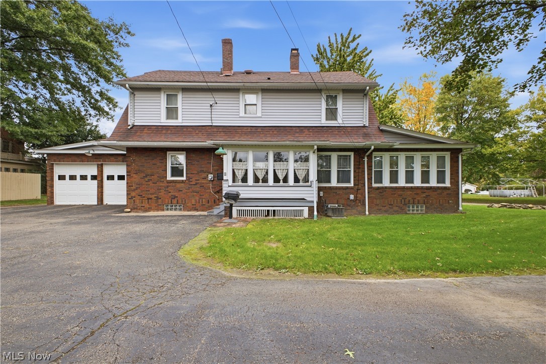 24 Overlook Boulevard Struthers OH 44471