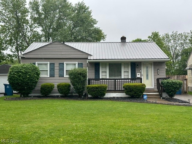 438 10th Street Struthers OH 44471