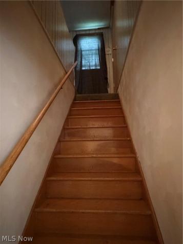 1546 Meadowbrook Youngstown OH 44514