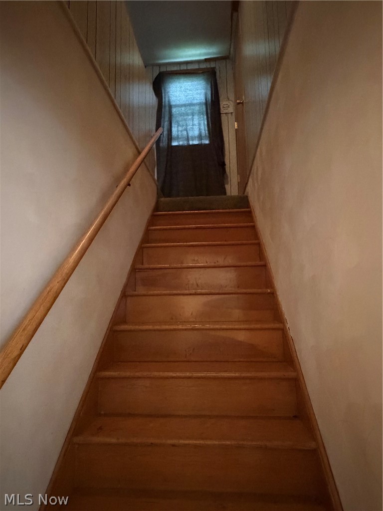 1546 Meadowbrook Youngstown OH 44514