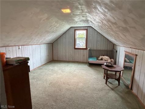 1546 Meadowbrook Youngstown OH 44514