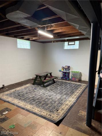 1546 Meadowbrook Youngstown OH 44514
