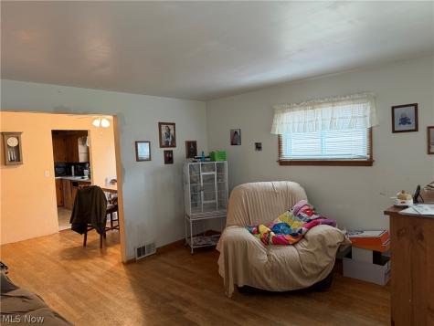 1546 Meadowbrook Youngstown OH 44514