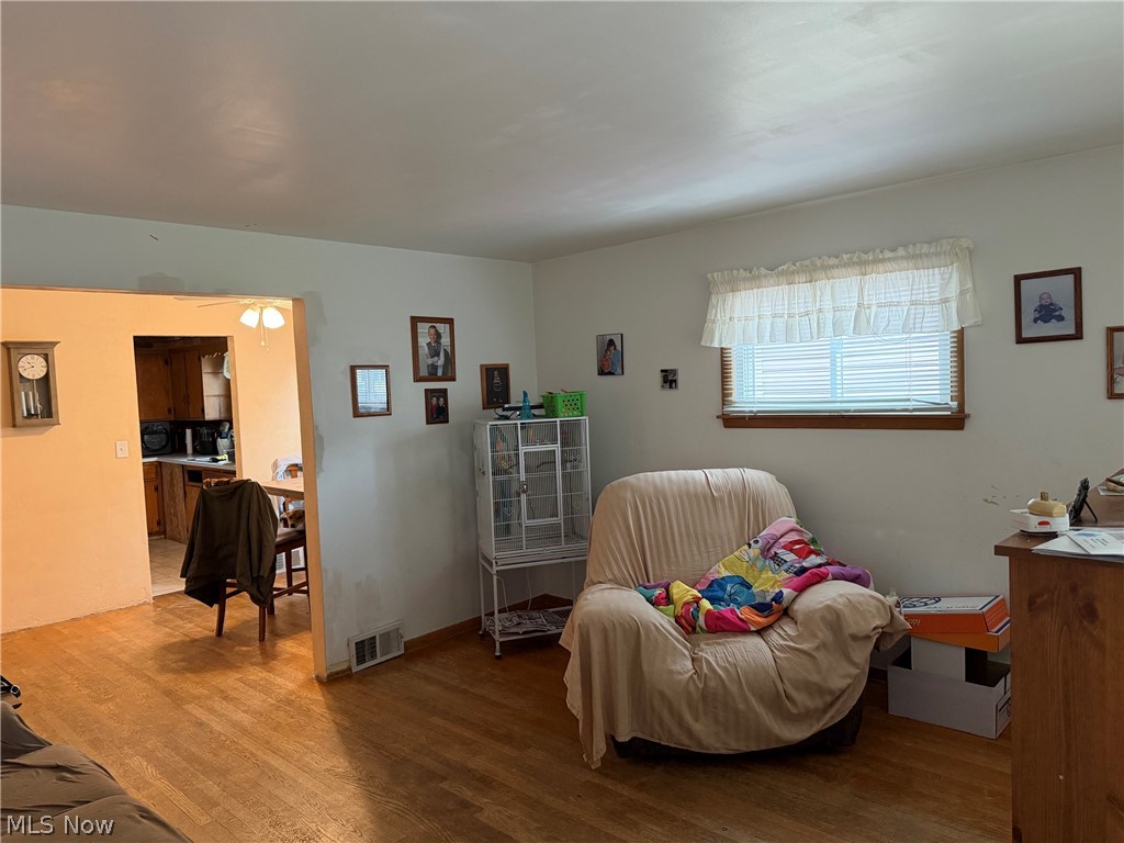 1546 Meadowbrook Youngstown OH 44514