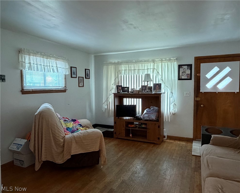1546 Meadowbrook Youngstown OH 44514