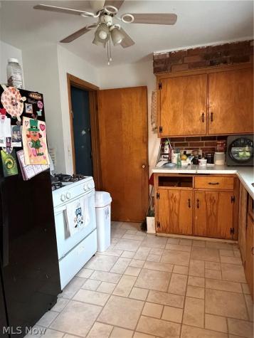 1546 Meadowbrook Youngstown OH 44514