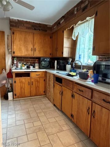 1546 Meadowbrook Youngstown OH 44514