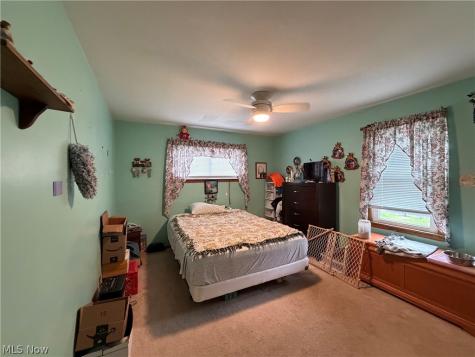 1546 Meadowbrook Youngstown OH 44514
