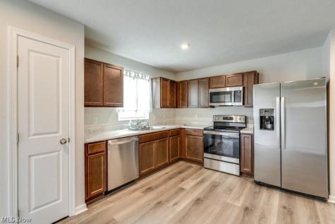 221 River Run Drive Elyria OH 44035