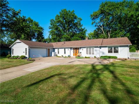 530 Crossbrook Drive Berea OH 44017