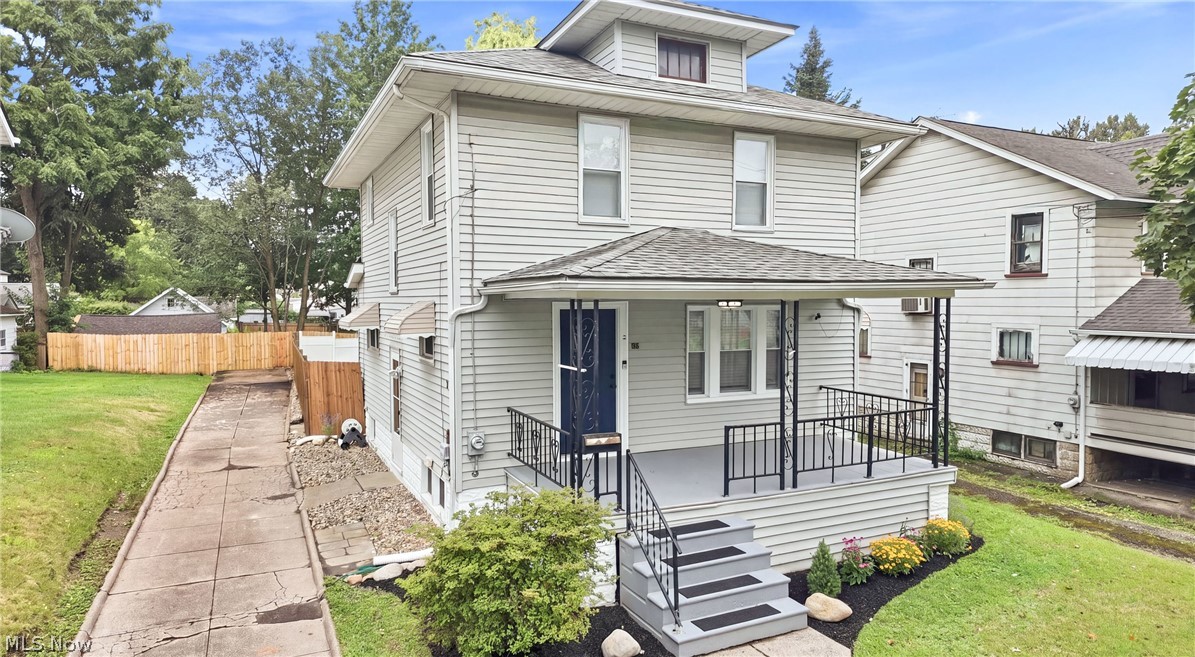 572 E Archwood Avenue Akron OH 44301