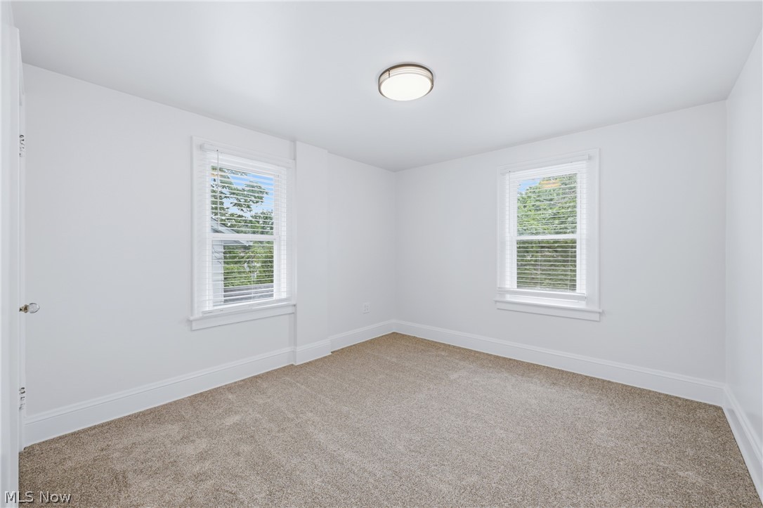 572 E Archwood Avenue Akron OH 44301