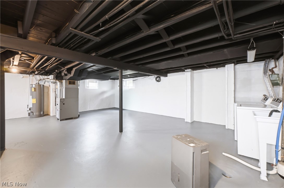 572 E Archwood Avenue Akron OH 44301