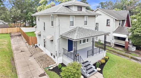 572 E Archwood Avenue Akron OH 44301