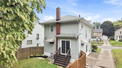 572 E Archwood Avenue Akron OH 44301