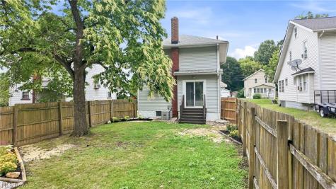 572 E Archwood Avenue Akron OH 44301
