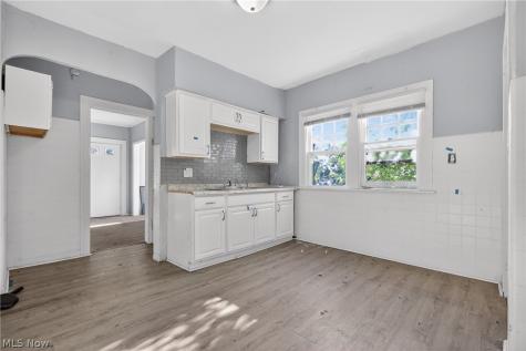 11312 Dove Avenue Cleveland OH 44105