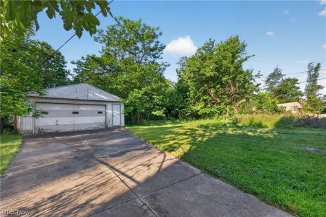 11312 Dove Avenue Cleveland OH 44105