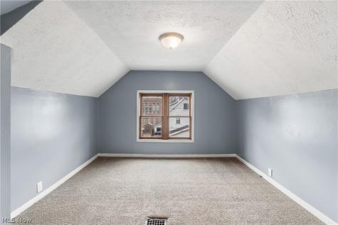 594 Columbia Avenue Akron OH 44310