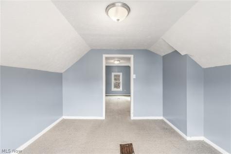 594 Columbia Avenue Akron OH 44310