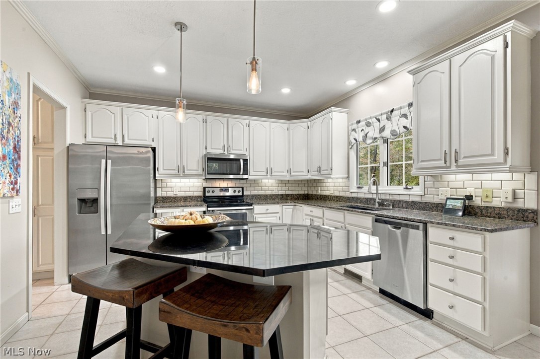 8140 Carrington Place Chagrin Falls OH 44023