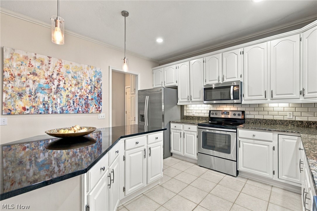 8140 Carrington Place Chagrin Falls OH 44023