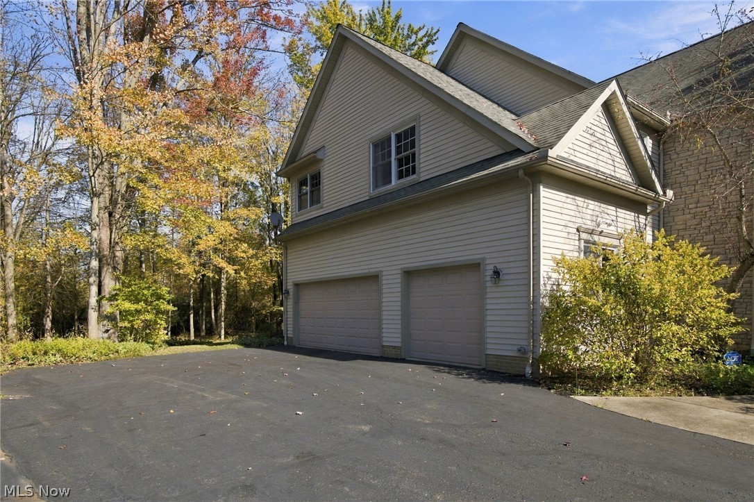 8140 Carrington Place Chagrin Falls OH 44023