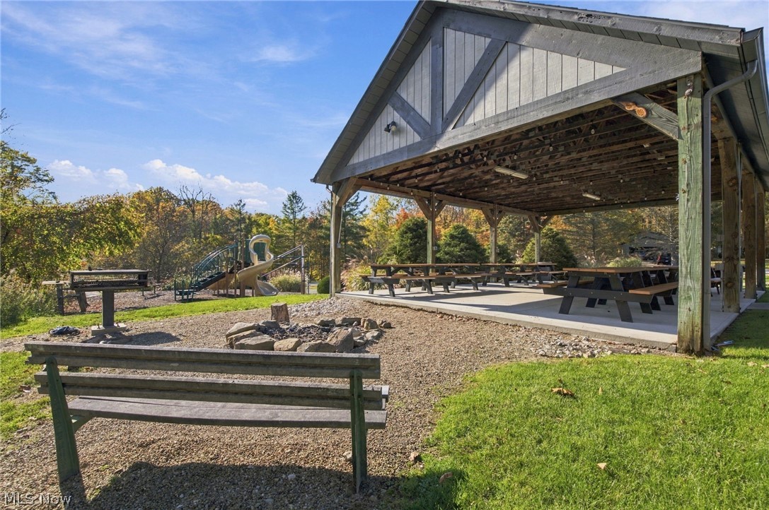 8140 Carrington Place Chagrin Falls OH 44023