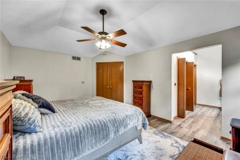 14042 Crystal Creek Drive Strongsville OH 44149