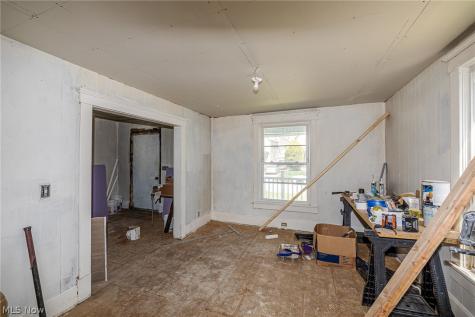1107 W 2nd Street Lorain OH 44052