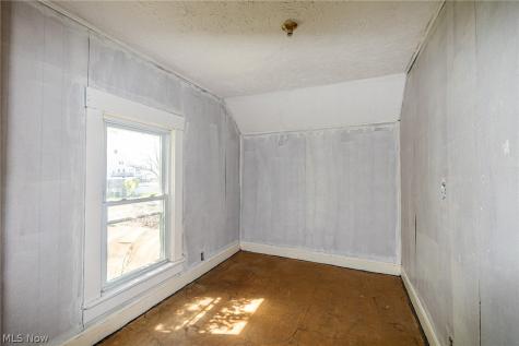 1107 W 2nd Street Lorain OH 44052