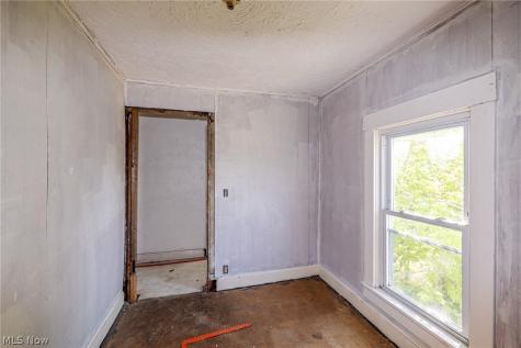 1107 W 2nd Street Lorain OH 44052