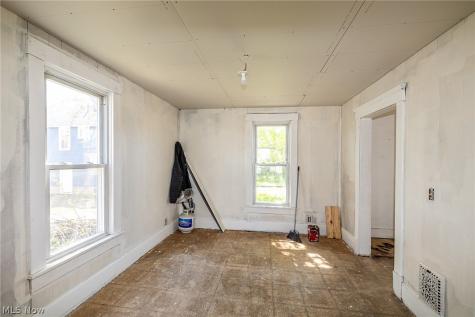 1107 W 2nd Street Lorain OH 44052