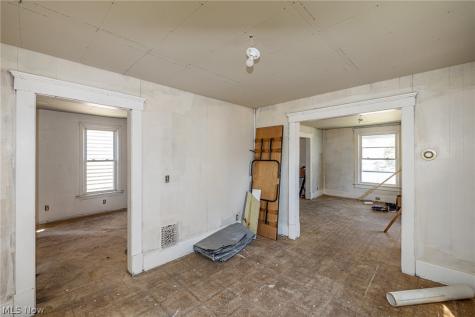 1107 W 2nd Street Lorain OH 44052