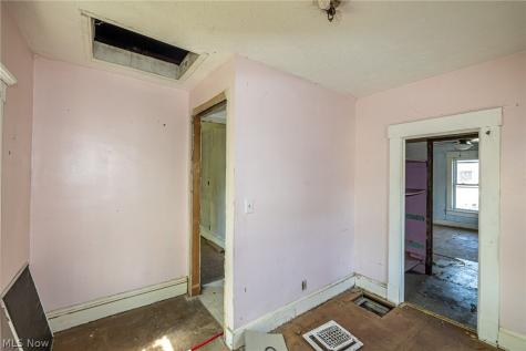 1107 W 2nd Street Lorain OH 44052