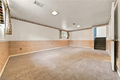 24263 Lebern Drive North Olmsted OH 44070