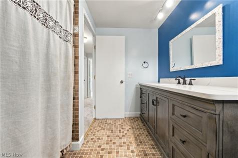 24263 Lebern Drive North Olmsted OH 44070