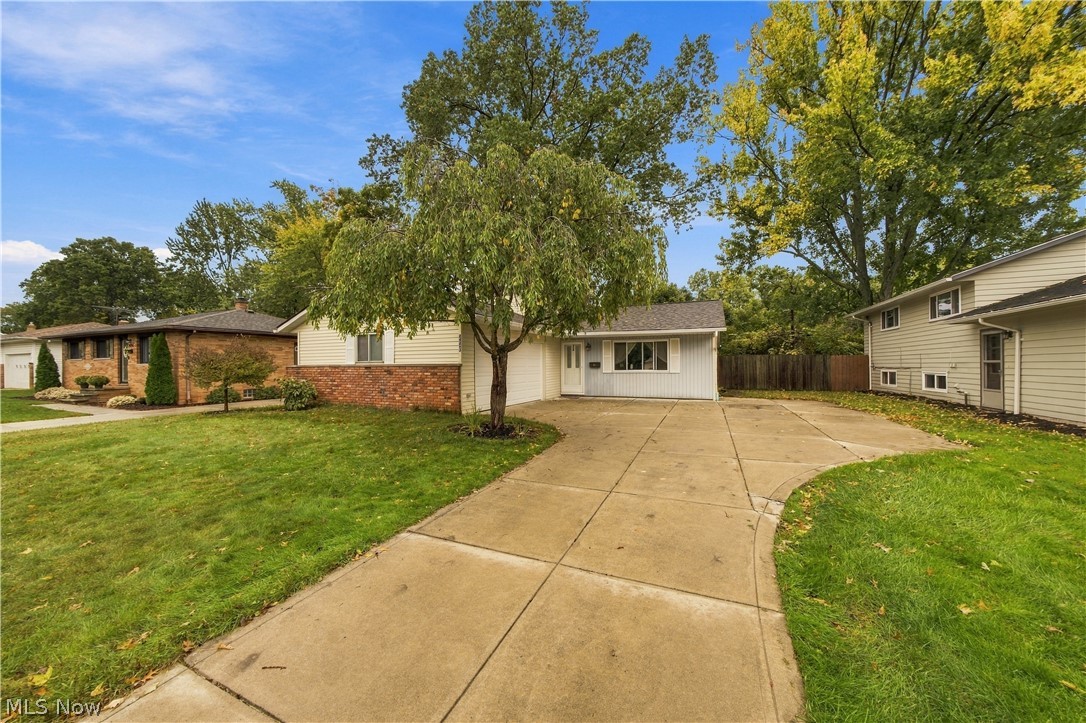 24263 Lebern Drive North Olmsted OH 44070