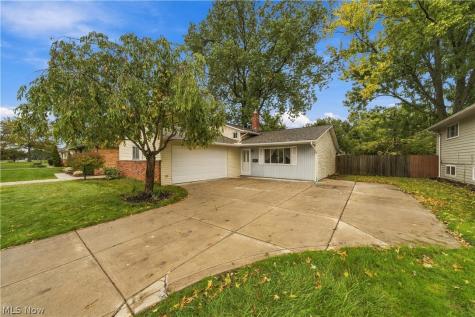 24263 Lebern Drive North Olmsted OH 44070