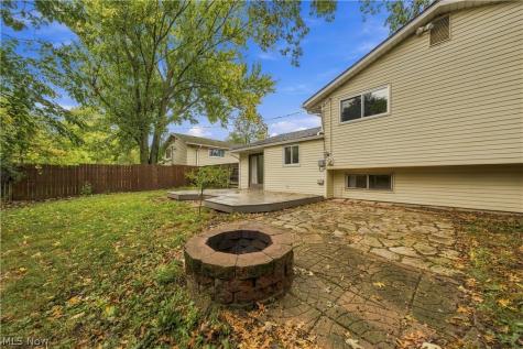 24263 Lebern Drive North Olmsted OH 44070