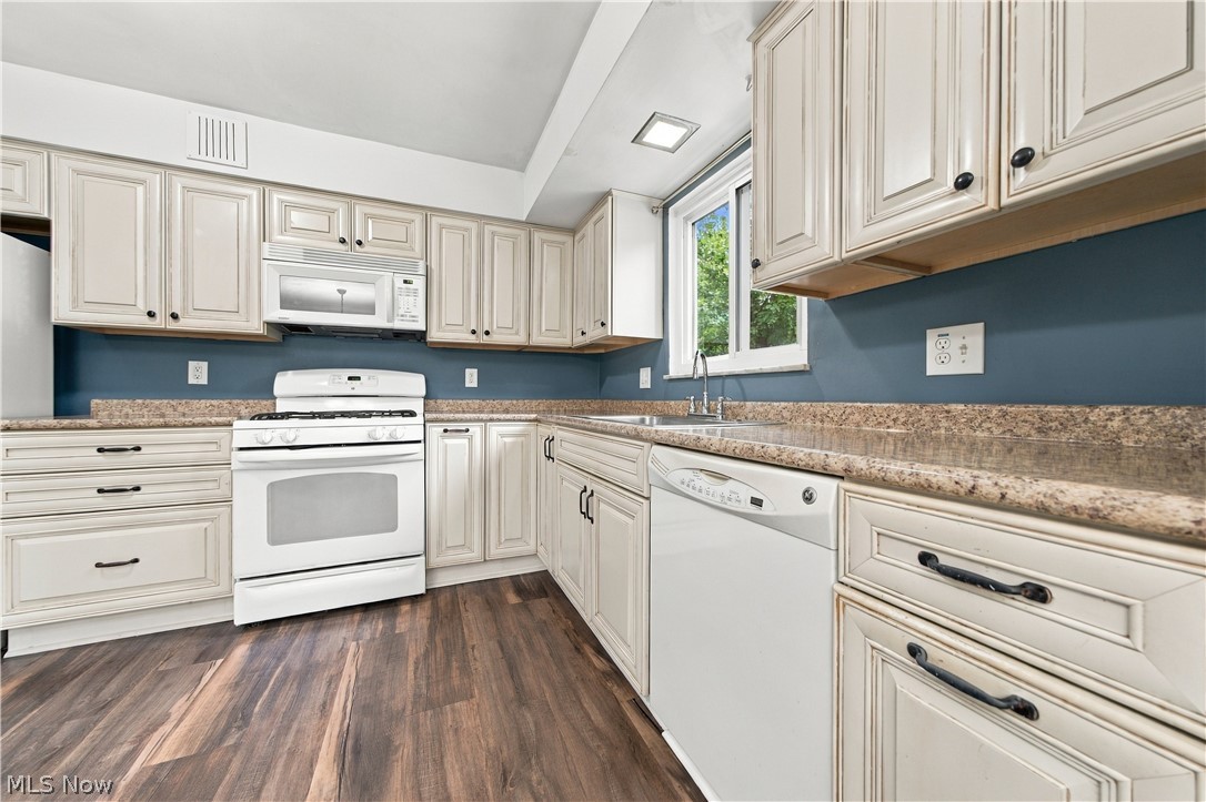 24263 Lebern Drive North Olmsted OH 44070