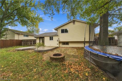 24263 Lebern Drive North Olmsted OH 44070
