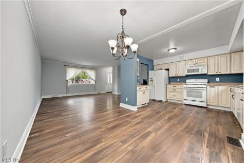 24263 Lebern Drive North Olmsted OH 44070