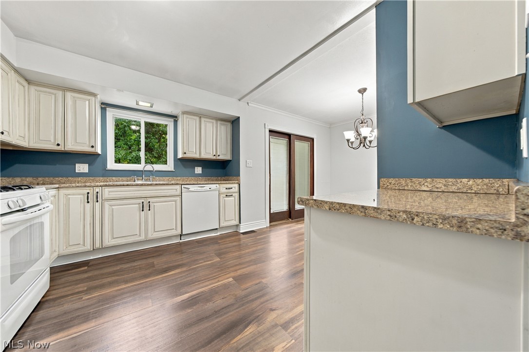 24263 Lebern Drive North Olmsted OH 44070