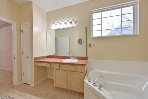 1908 Pembrooke Lane Avon OH 44011