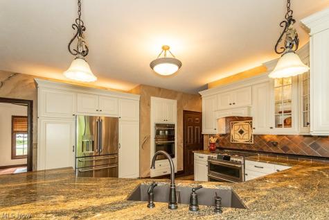 8200 Sheltered Cove Mentor OH 44060